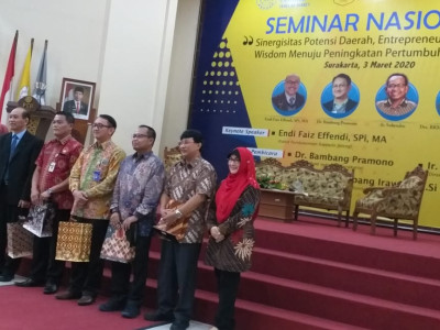 Seminar Nasional Universitas Sebelas Maret Kota Surakarta